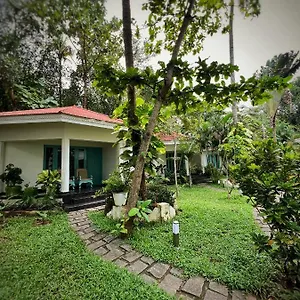 Resort Paddle Cult, Varkala